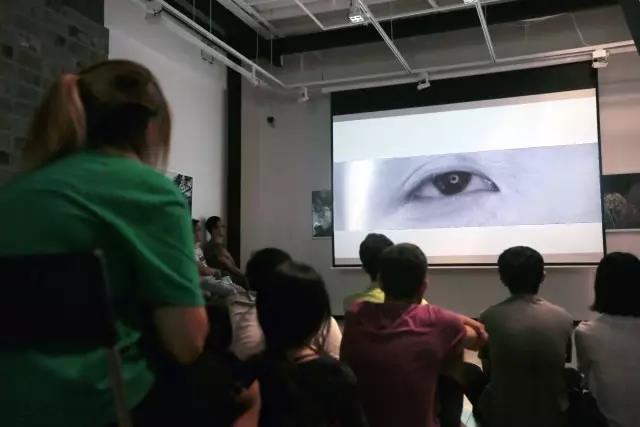 audience watching eye